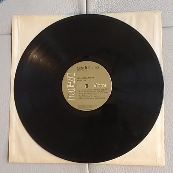 Bonnie Tyler - It's a Heartache LP - Picture 3 of 4